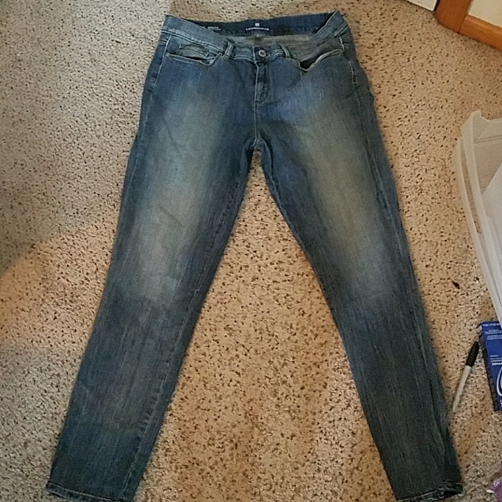Liz claiborne Blue washed out jeans